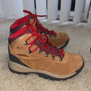 NWT Columbia Women’s Newton Ridge Plus Waterproof Amped Hiking Boots